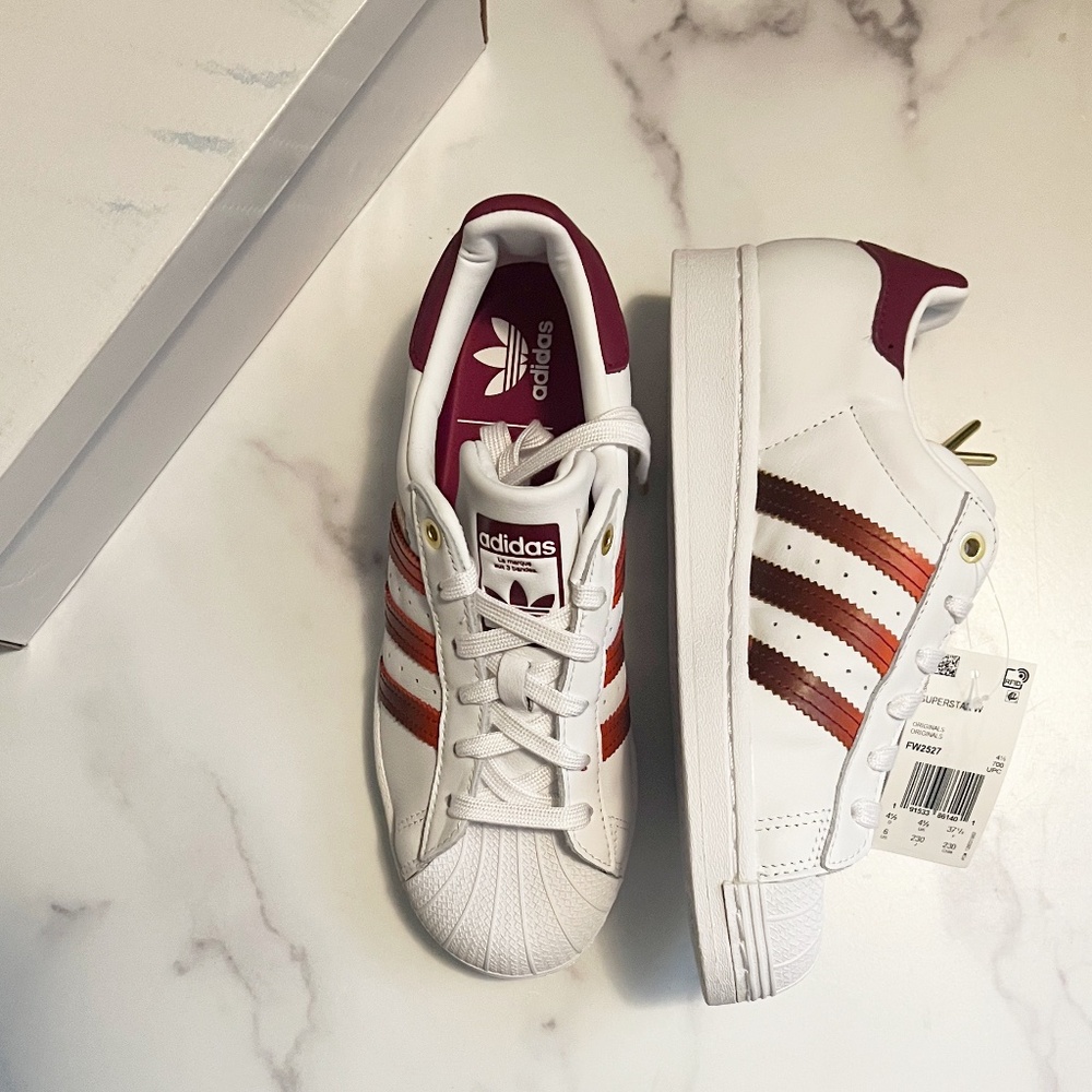 adidas superstars 🌼